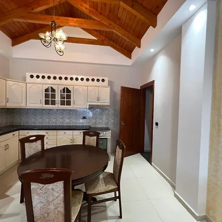D&a House *
